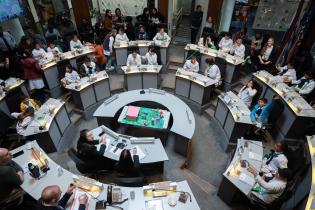 Sesión del Consejo de Niñas y Niños en la Junta Departamental de Montevideo Sesión del Consejo de Niñas y Niños en la Junta Departamental de Montevideo