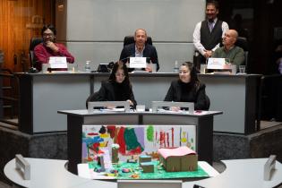 Sesión del Consejo de Niñas y Niños en la Junta Departamental de Montevideo Sesión del Consejo de Niñas y Niños en la Junta Departamental de Montevideo