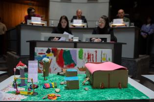 Sesión del Consejo de Niñas y Niños en la Junta Departamental de Montevideo Sesión del Consejo de Niñas y Niños en la Junta Departamental de Montevideo