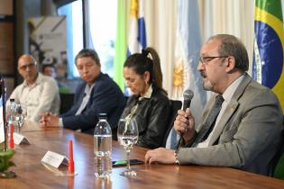 Seminario internacional: Ciencia tecnología e innovación para el desarrollo, en el PTI del Cerro Seminario internacional: Ciencia tecnología e innovación para el desarrollo, en el PTI del Cerro