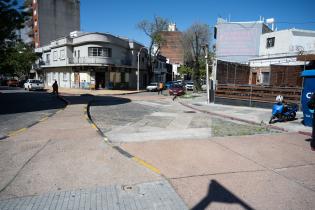 Renaturalización en avenida Bv. España y Obligado Renaturalización en avenida Bv. España y Obligado