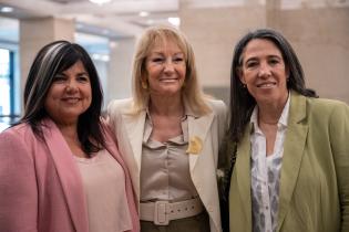 María Inés Obaldía participa de la disertación de la intendenta Carolina Cosse ante la Asociación de Dirigentes de Marketing del Uruguay