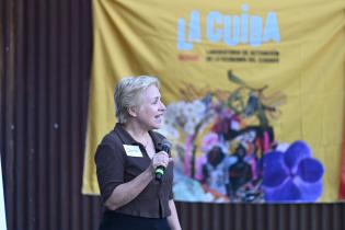 Actividad del laboratorio de activación de la economía del cuidado, La Cuida, en plaza de las Pioneras