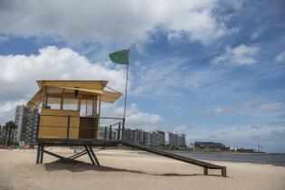 Inicio de temporada de guardavidas en la playa Pocitos