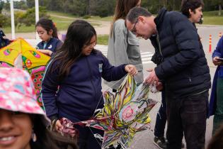 Remontada de cometas en la playa del Cerro ,  15 de noviembre de 2023