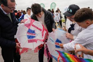 Remontada de cometas en la playa del Cerro ,  15 de noviembre de 2023