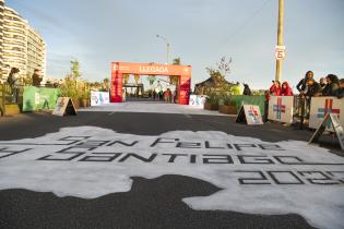 Llegada de ganadoras y ganadores de la carrera San Felipe y Sant Llegada de ganadoras y ganadores de la carrera San Felipe y Santiago