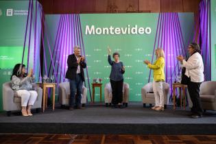 Intendenta Carolina Cosse participa de la declaración de Visitante Ilustre de Montevideo a Betsy Popkin