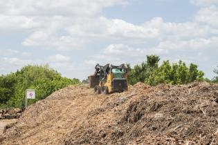 Estación ambiental para tratamiento de materiales orgánicos, Podas y Jardinería Estación ambiental para tratamiento de materiales orgánicos, Podas y Jardinería
