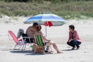 Tareas de limpieza en Playa Verde