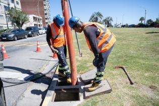 Trabajos preventivos de limpieza en barrio La Chancha ante anuncio de lluvias fuertes