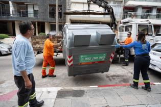 Reubicación de contenedores para residuos mezclados por finalización de obra en calle 21 de setiembre Reubicación de contenedores para residuos mezclados por finalización de obra en calle 21 de setiembre,