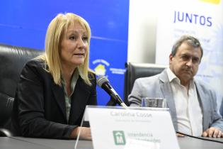Firma de convenio entre la intendencia de Montevideo y el MVOT para el realojo de familias del barrio 1° de Mayo Firma de convenio entre la intendencia de Montevideo y el MVOT para el realojo de familias del barrio 1° de Mayo