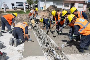 Avance de obras en Av. Don Pedro de Mendoza entre Teniente Rinaldi y Camino Capitán Tula