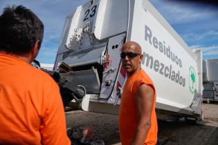 Recolección de residuos mezclados en la planta de clasificación 5 Bis de la usina de Felipe Cardoso Recolección de residuos mezclados en la planta de clasificación 5 Bis de la usina de Felipe Cardoso