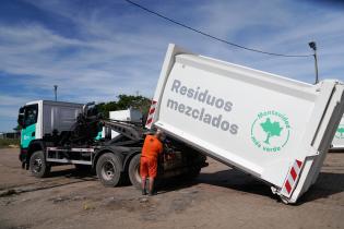 Recolección de residuos mezclados en la planta de clasificación 5 Bis de la usina de Felipe Cardoso Recolección de residuos mezclados en la planta de clasificación 5 Bis de la usina de Felipe Cardoso