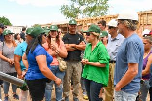 Intendenta Carolina Cosse recorre obras del proyecto de relocalización del asentamiento Santa María Eugenia ,11 de diciembre de 2023