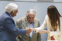 Entrega de galardón San Felipe y Santiago de Montevideo a los ex presidentes Dr. Luis Alberto Lacalle y José Alberto Mujica