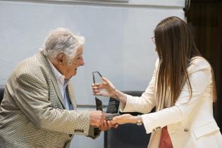 Entrega de galardón San Felipe y Santiago de Montevideo al ex presidente Sr. José Alberto Mujica