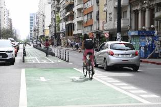 Ciclovía en Av. 18 de Julio y Juan Paullier Ciclovía en Av. 18 de Julio y Juan Paullier