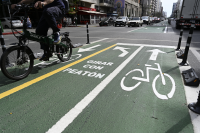 Ciclovía en Av. 18 de Julio y Juan Paullier