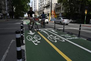 Ciclovía en Av. 18 de Julio y Juan Paullier Ciclovía en Av. 18 de Julio y Juan Paullier