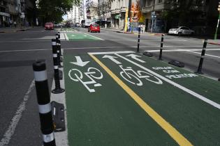 Ciclovía en Av. 18 de Julio y Juan Paullier Ciclovía en Av. 18 de Julio y Juan Paullier