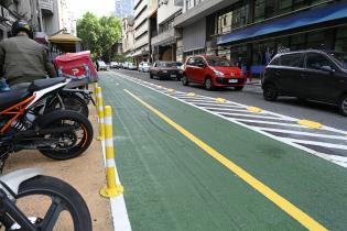 Ciclovía en Av. 18 de Julio y Carlos Quijano Ciclovía en Av. 18 de Julio y Carlos Quijano