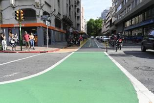 Ciclovía en Av. 18 de Julio y Carlos Quijano Ciclovía en Av. 18 de Julio y Carlos Quijano