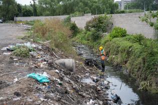 Trabajos de limpieza preventivos ante la tormenta en el barrio Aquiles Lanza Trabajos de limpieza preventivos ante la tormenta en el barrio Aquiles Lanza