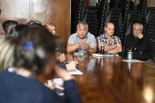 Reunión de la Comisión de Seguridad de Prosecretaría y la División de Salud con Adeom y referentes de Casavalle Reunión de la Comisión de Seguridad de Prosecretaría y la División de Salud con Adeom y referentes de Casavalle