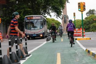 Ciclovía en Dr. Mario Cassinoni y Av. 18 de Julio 