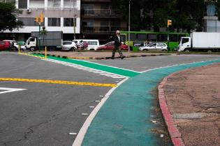 Cruce peatonal en Av. Dr Luis Morquio Y Bulevar General Artigas, 19 de diciembre  de 2023