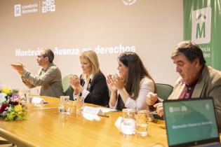 Firma del convenio y anuncio de la entrega de un predio en Ciudad Vieja a FECOVI Firma del convenio y anuncio de la entrega de un predio en Ciudad Vieja a FECOVI