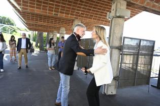 Inauguración de maquina productora de agua potable en el Teatro de Verano