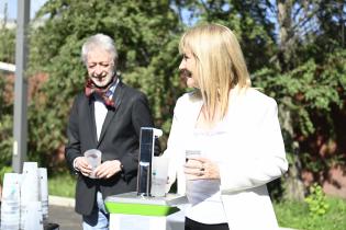 Inauguración de maquina productora de agua potable en el Teatro de Verano