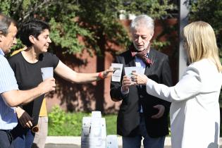 Inauguración de maquina productora de agua potable en el Teatro de Verano