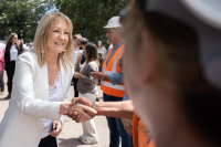 Intendenta Carolina Cosse participa de la inauguración de la semipeatonalización de la calle Rincón entre plaza Zabala y Juncal