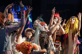 Encuentro de Carnaval de las Promesas en el teatro de Verano