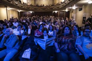 Todo bien mientras nos muramos por orden de ascendencia en el festival Montevideo de las Artes Todo bien mientras nos muramos por orden de ascendencia en el festival Montevideo de las Artes