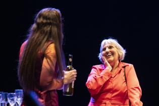 Todo bien mientras nos muramos por orden de ascendencia en el festival Montevideo de las Artes Todo bien mientras nos muramos por orden de ascendencia en el festival Montevideo de las Artes