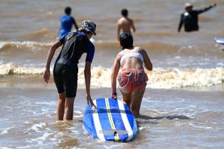 Escuela de Mar en playa Honda en el marco del programa Monteverano ,04 de enero de 2024