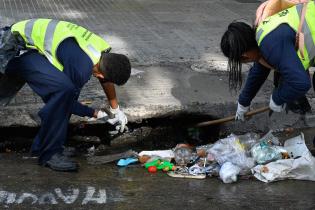 Operativo de limpieza en feria Vía Blanca    ,06 de enero de 2024