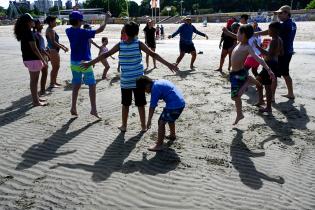 Actividades deportivas en la playa Ramírez por el programa Monteverano , 08 de enero de 2024