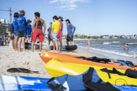 Escuela de mar en playa Honda por el programa Monteverano