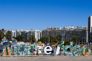 Intervención en Letras de Montevideo por los 300 años de Montevideo