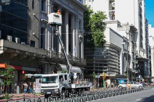 Instalación de luminarias en la Av. 18 de Julio, 17 de enero de 2024 Instalación de luminarias en la Av. 18 de Julio