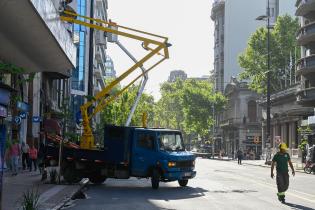 Instalación de luminarias en la Av. 18 de Julio, 17 de enero de 2024 Instalación de luminarias en la Av. 18 de Julio