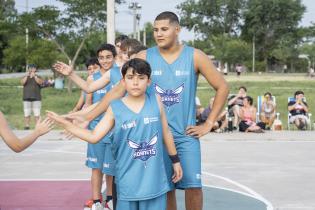 Torneo Jr. NBA en la plaza Alba Roballo