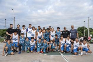 Torneo Jr. NBA en la plaza Alba Roballo